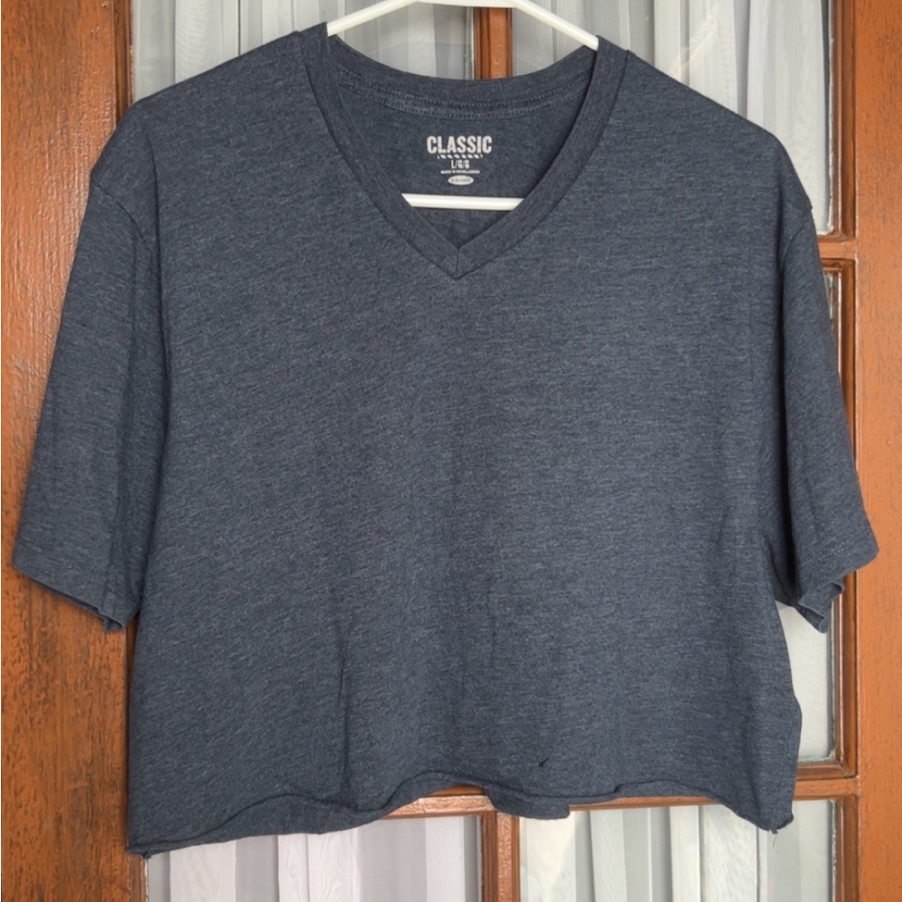 Old Navy Charcoal V-Neck Cropped Tee